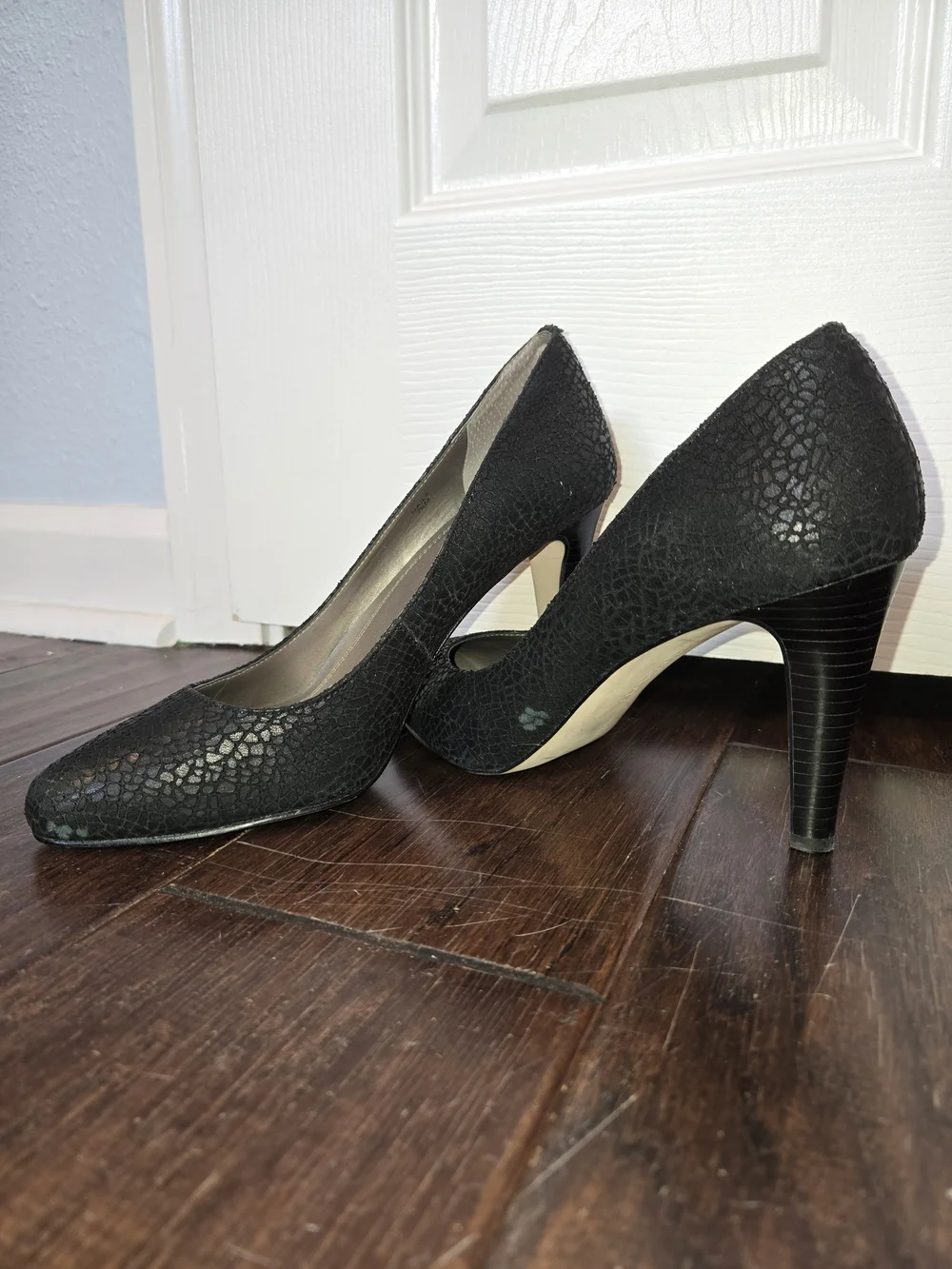 Tahari Black Women's Pointed Toe High Heels